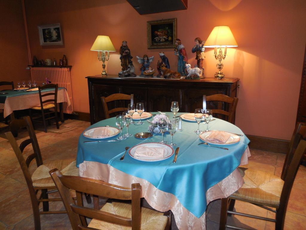Hotel Le Lion D'Or Salbris Ngoại thất bức ảnh