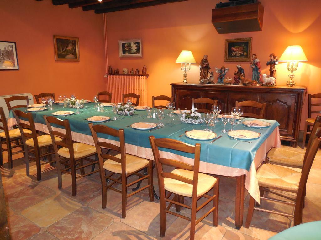 Hotel Le Lion D'Or Salbris Ngoại thất bức ảnh