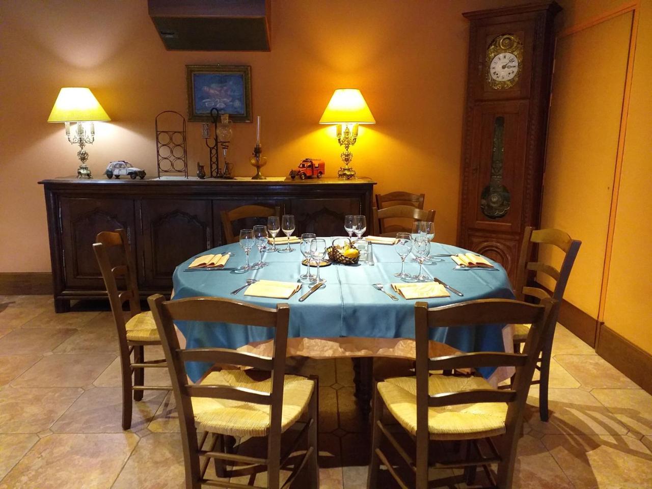 Hotel Le Lion D'Or Salbris Ngoại thất bức ảnh